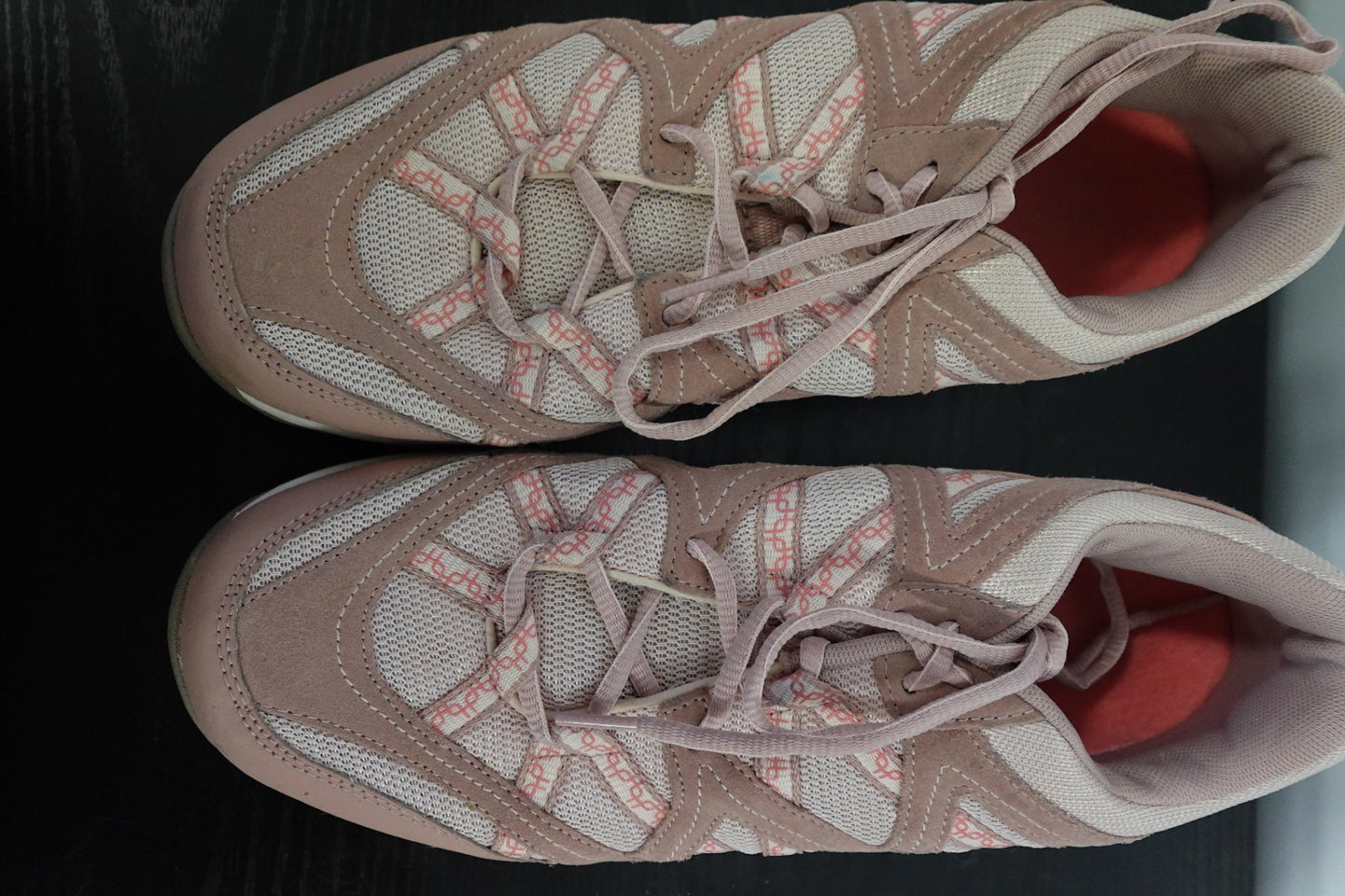 Easy Spirit, Hiking Sneakers, 11, Condition: Very Good