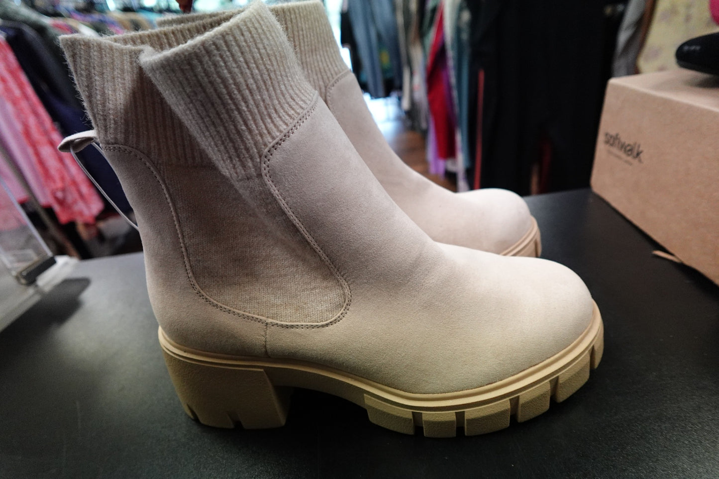 NEW- Torrid, Boots, 10W