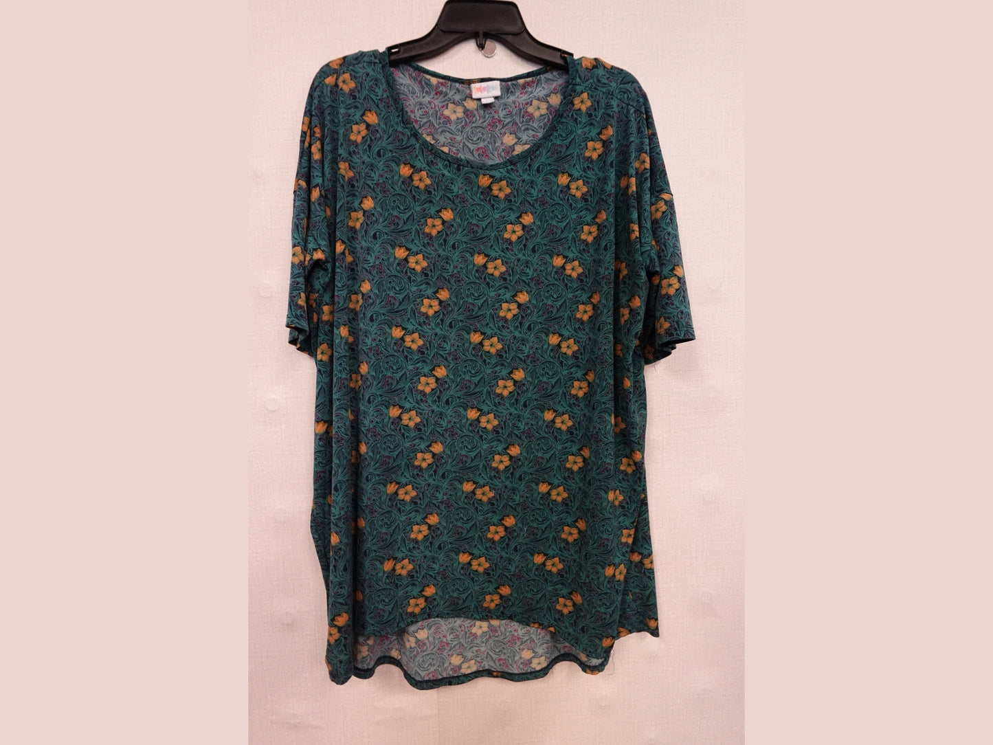 Lularoe, SHORT SLEEVED TOP, Large