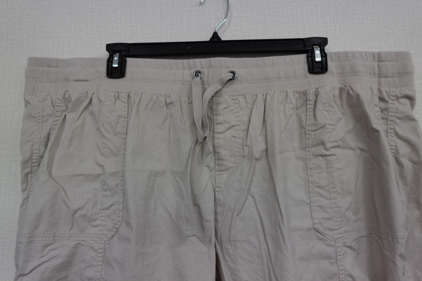 Torrid, Capri/Cropped Pants, 4R