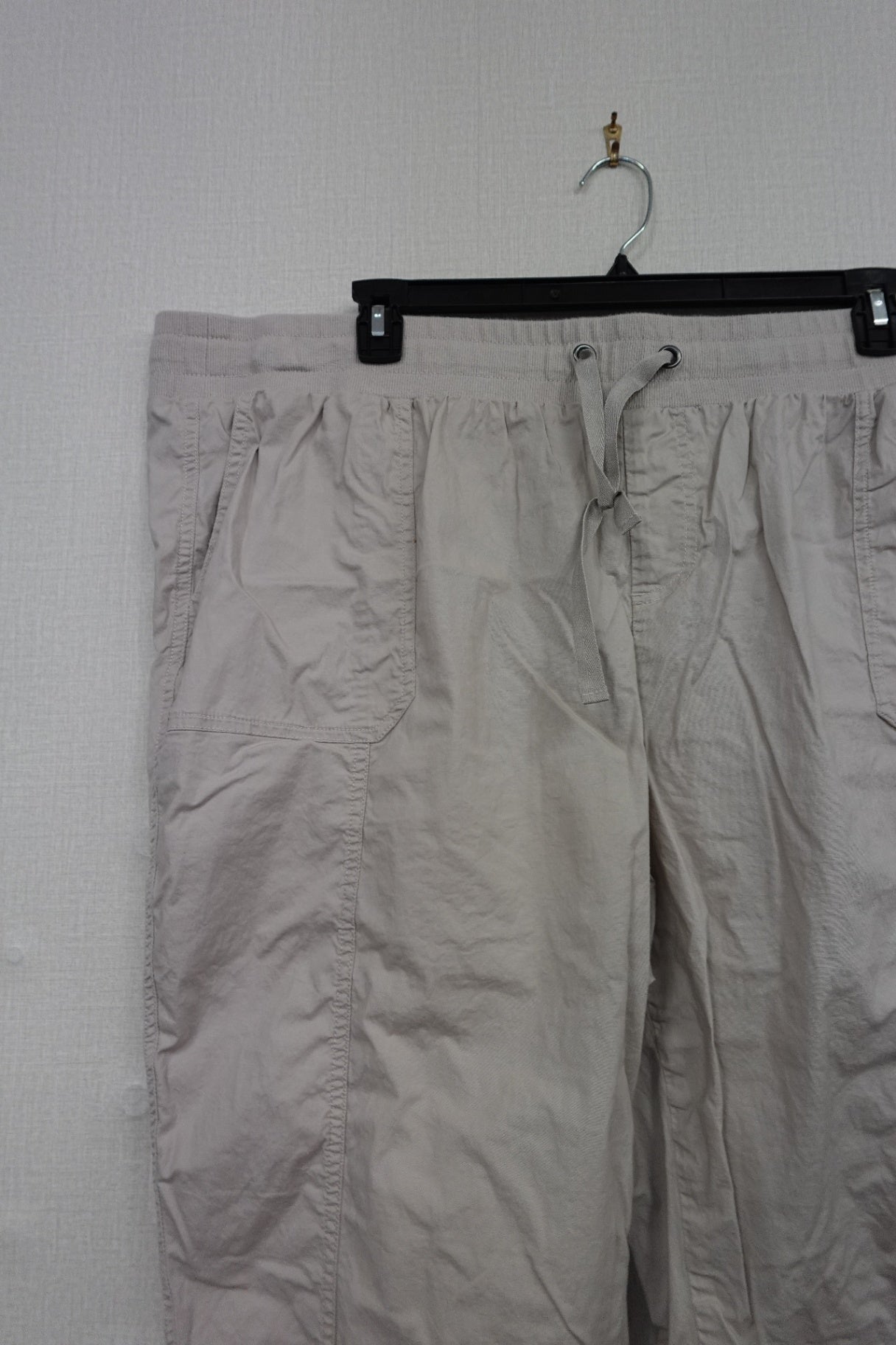 Torrid, Capri/Cropped Pants, 4R