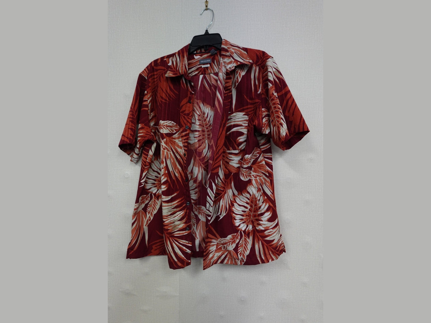 VAN HEUSEN, SHORT SLEEVED TOP, Large