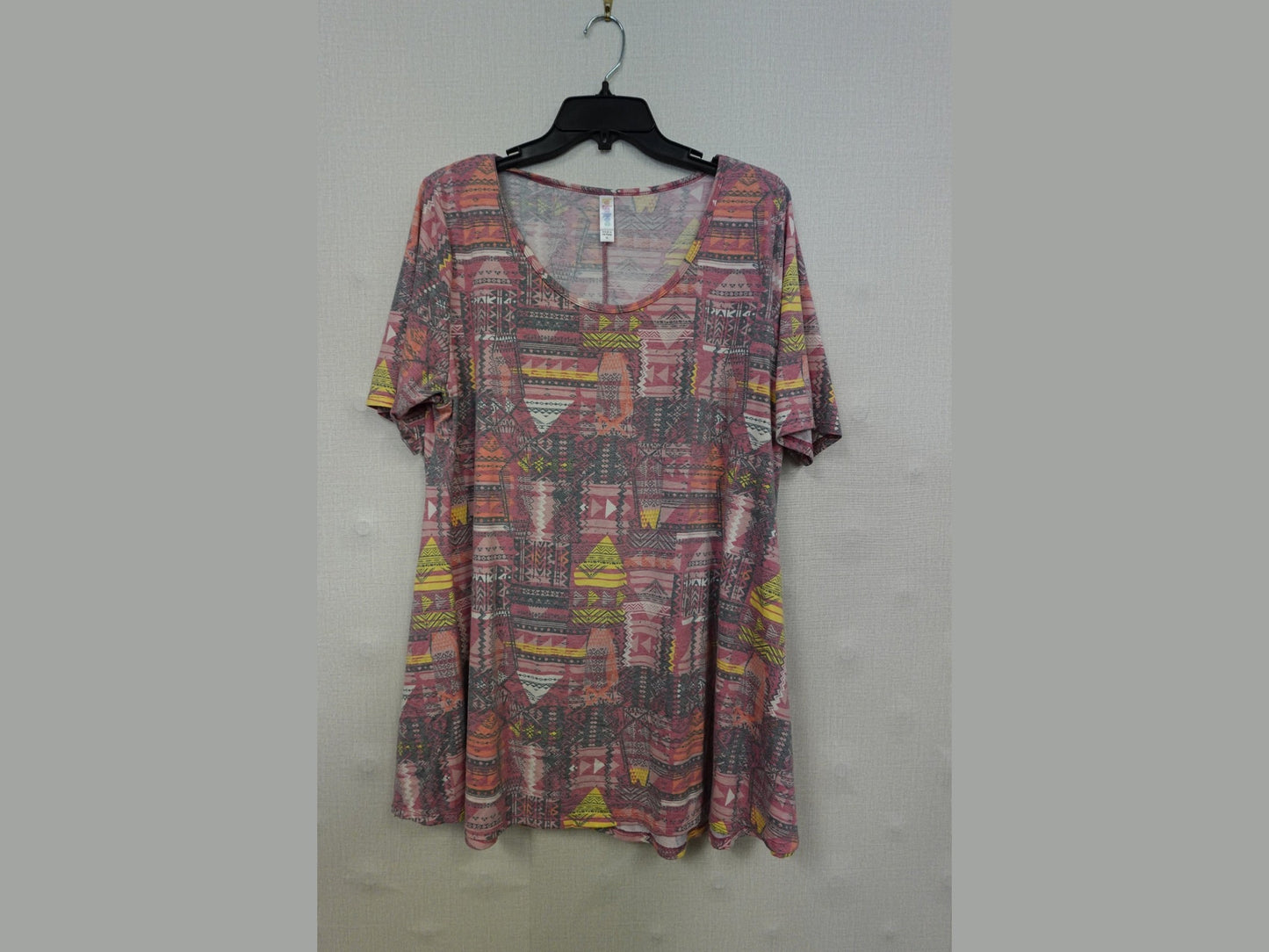 Lularoe, SHORT SLEEVED TOP, XL