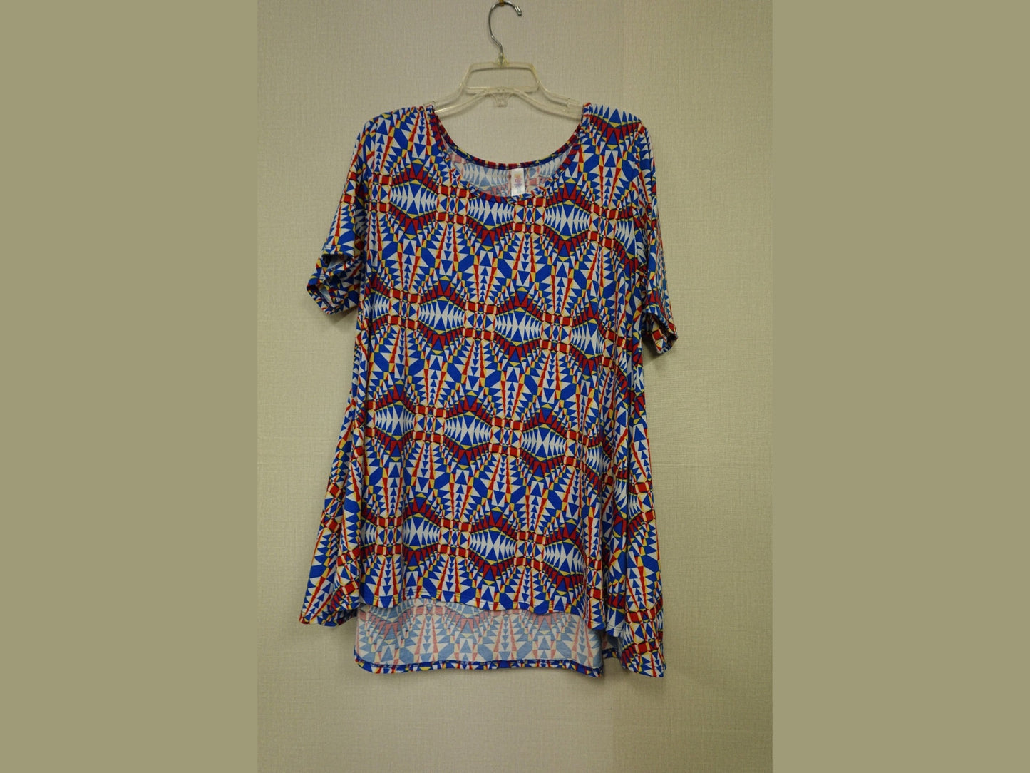 Lularoe, SHORT SLEEVED TOP, XL