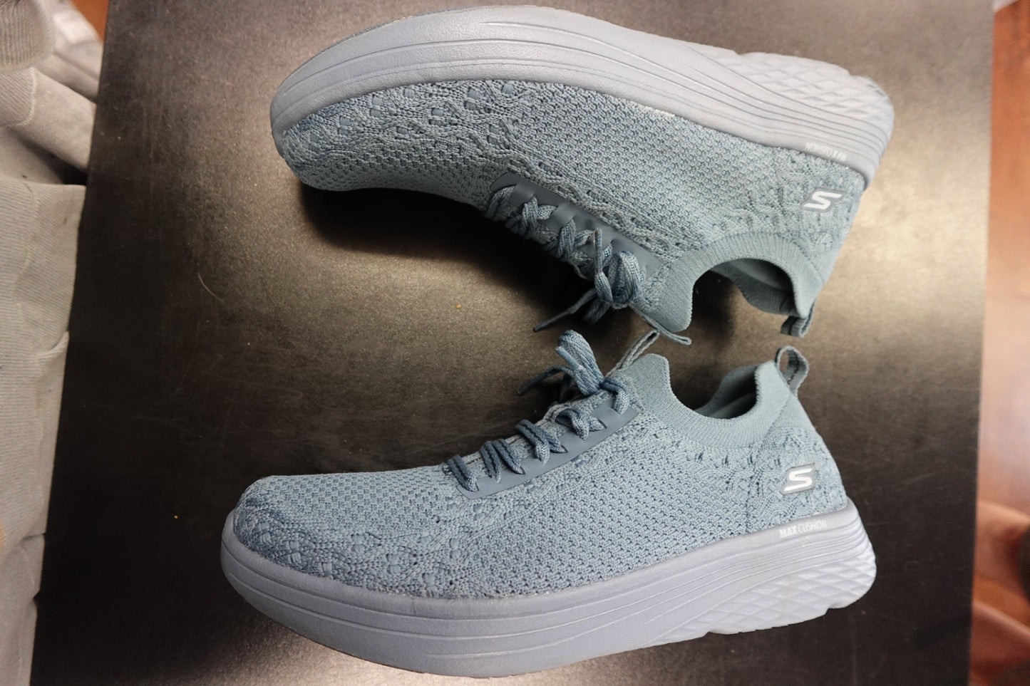 Sketchers, Sneakers, 10