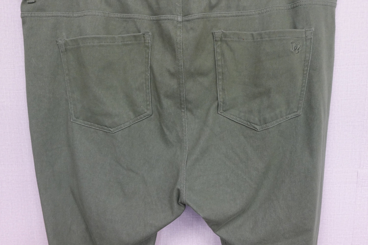DG2, Pants, 22W