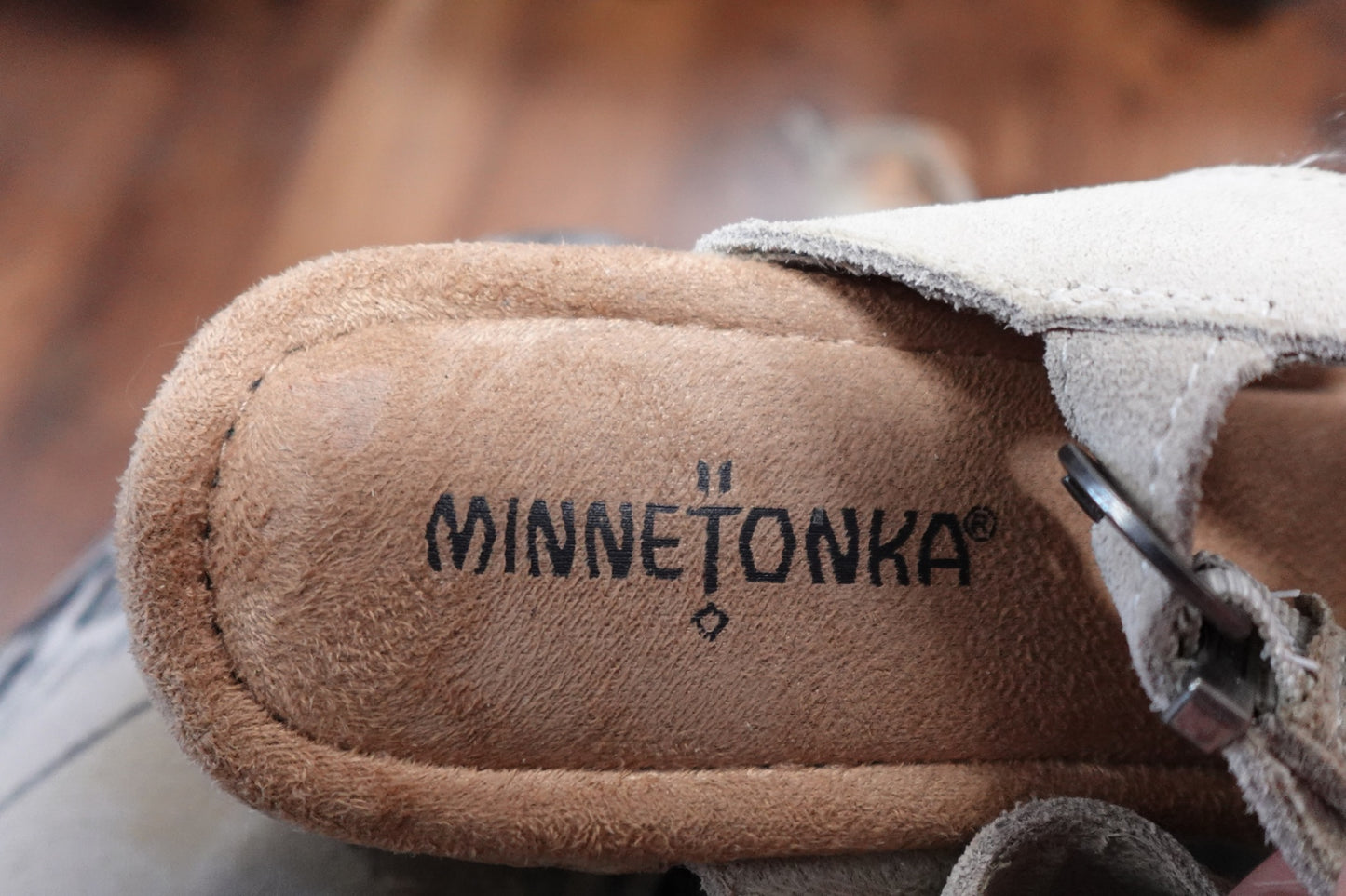 Minnetonka, Shoes- Sandals, 9