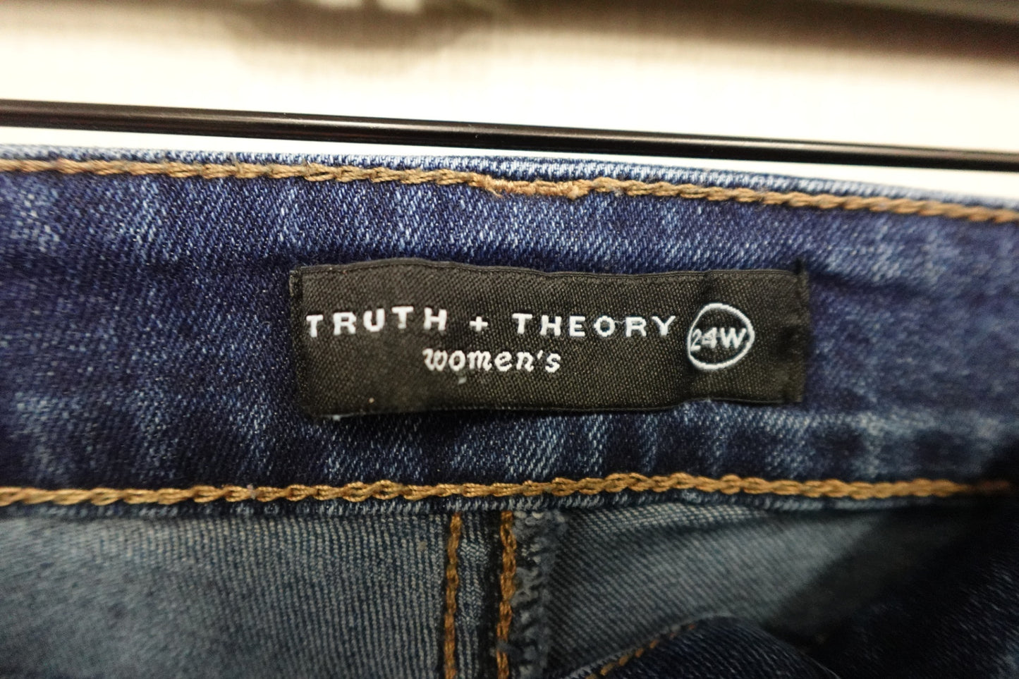 Truth & Theory, Jeans: Flare, 24W