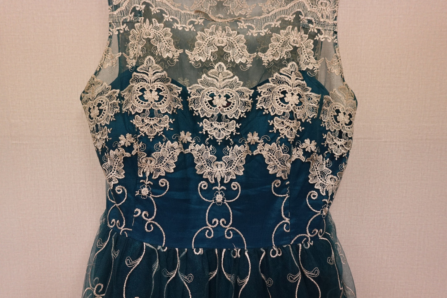 Chi Chi, Formal Dress, 20 (22UK)