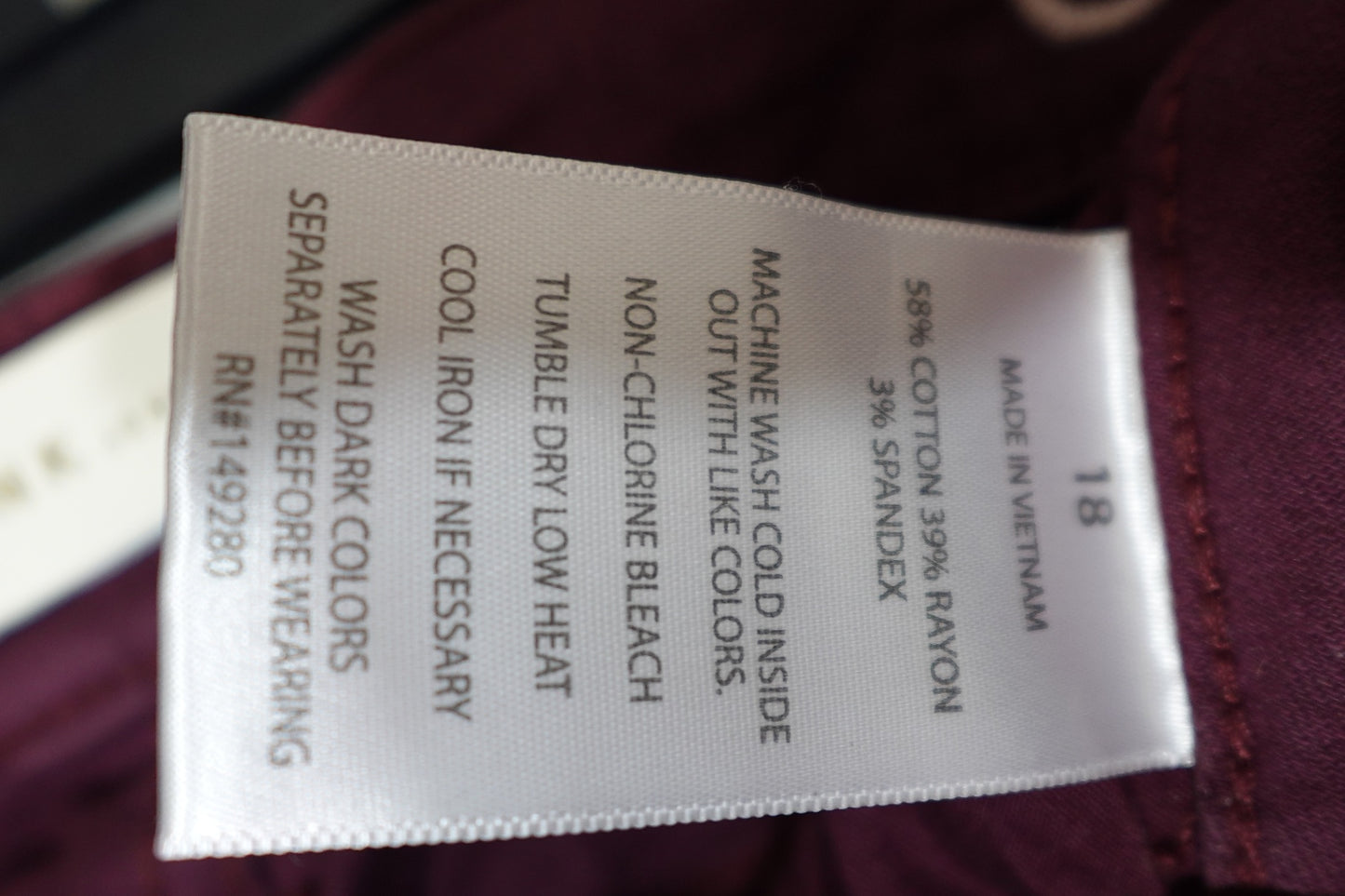 Slink Jeans, NWT Jeans: Relaxed, 18