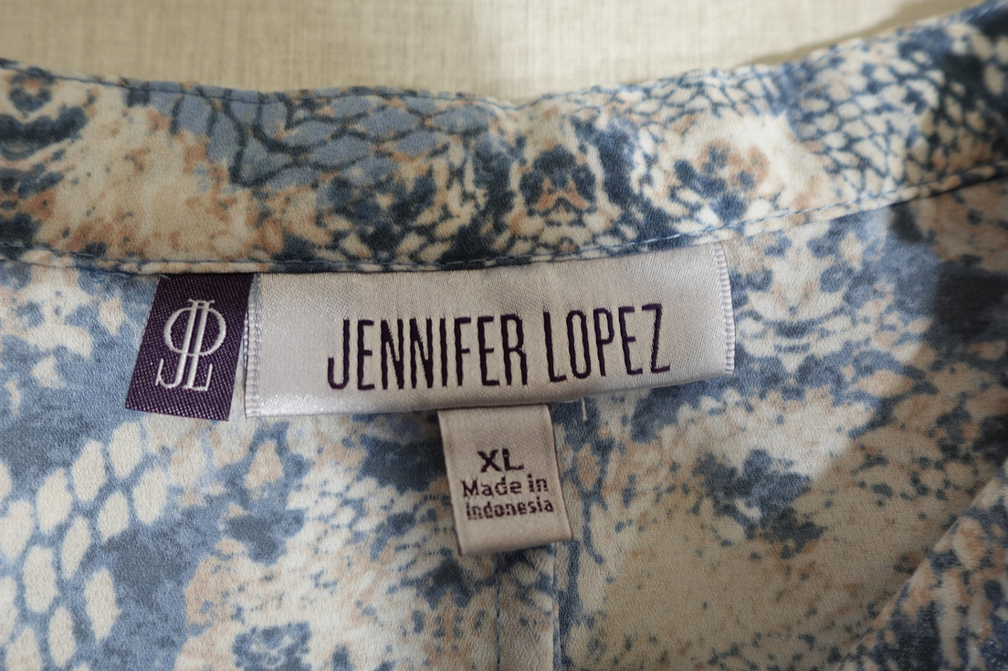 Jennifer Lopez, 3/4 sleeve top, XL