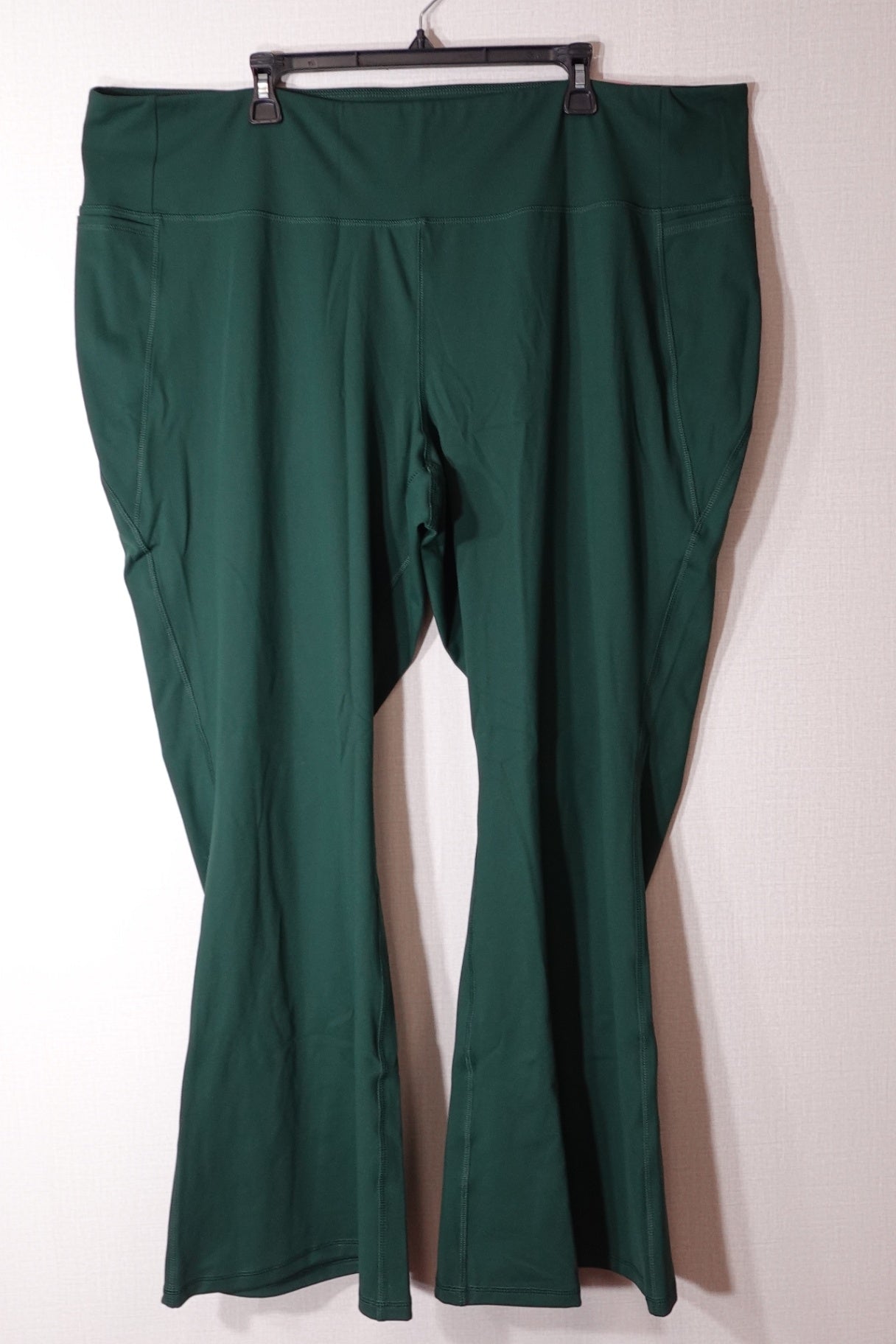 Livi (Lane Bryant), NWT Active Flare Leggings, 30/32