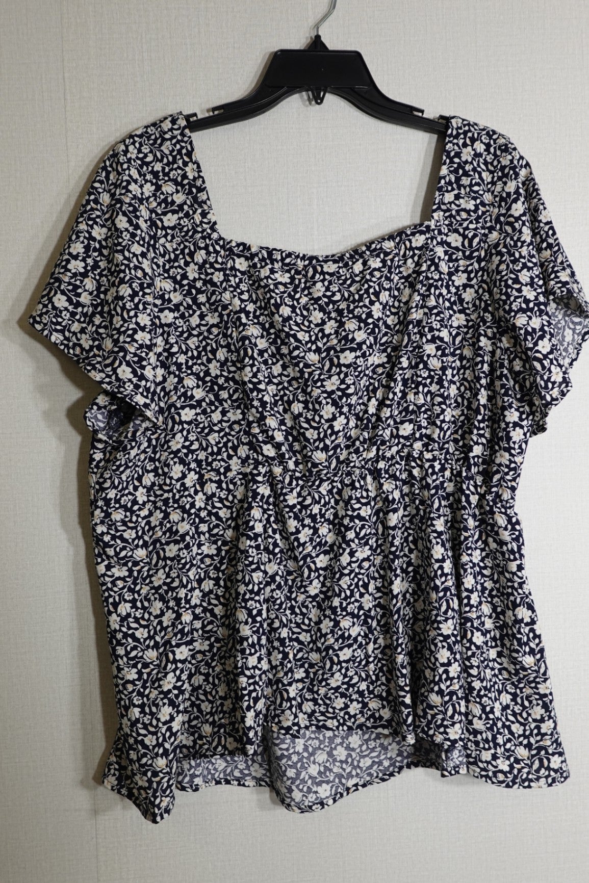 Torrid, NWT Short Sleeve Top, 18/20