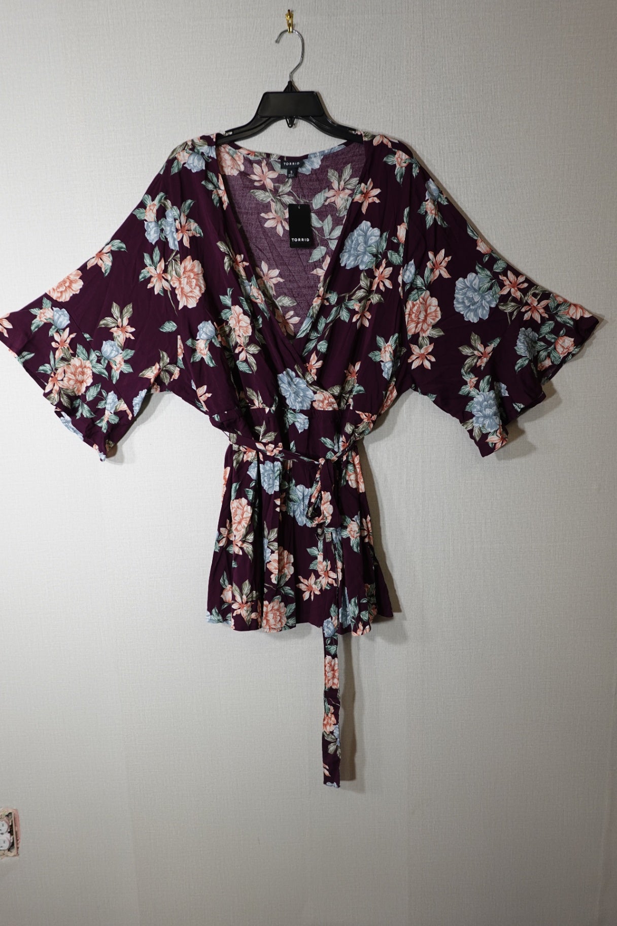 TORRID, NWT Short Sleeve Top, 28