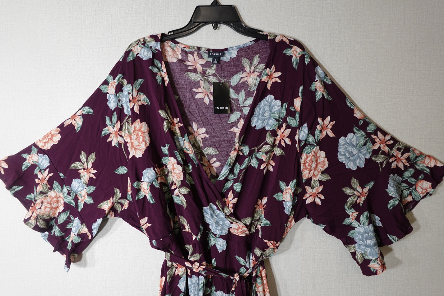 TORRID, NWT Short Sleeve Top, 28