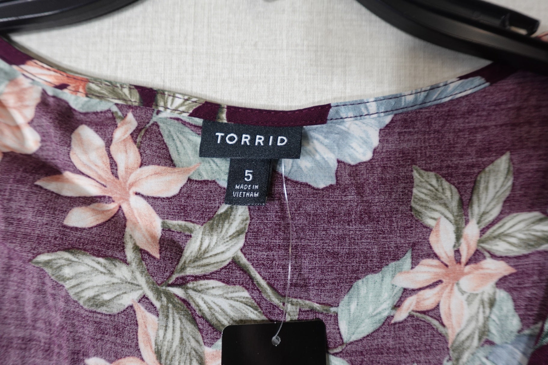 TORRID, NWT Short Sleeve Top, 28