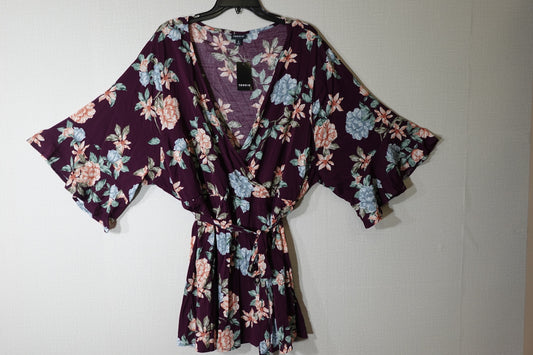 TORRID, NWT Short Sleeve Top, 28