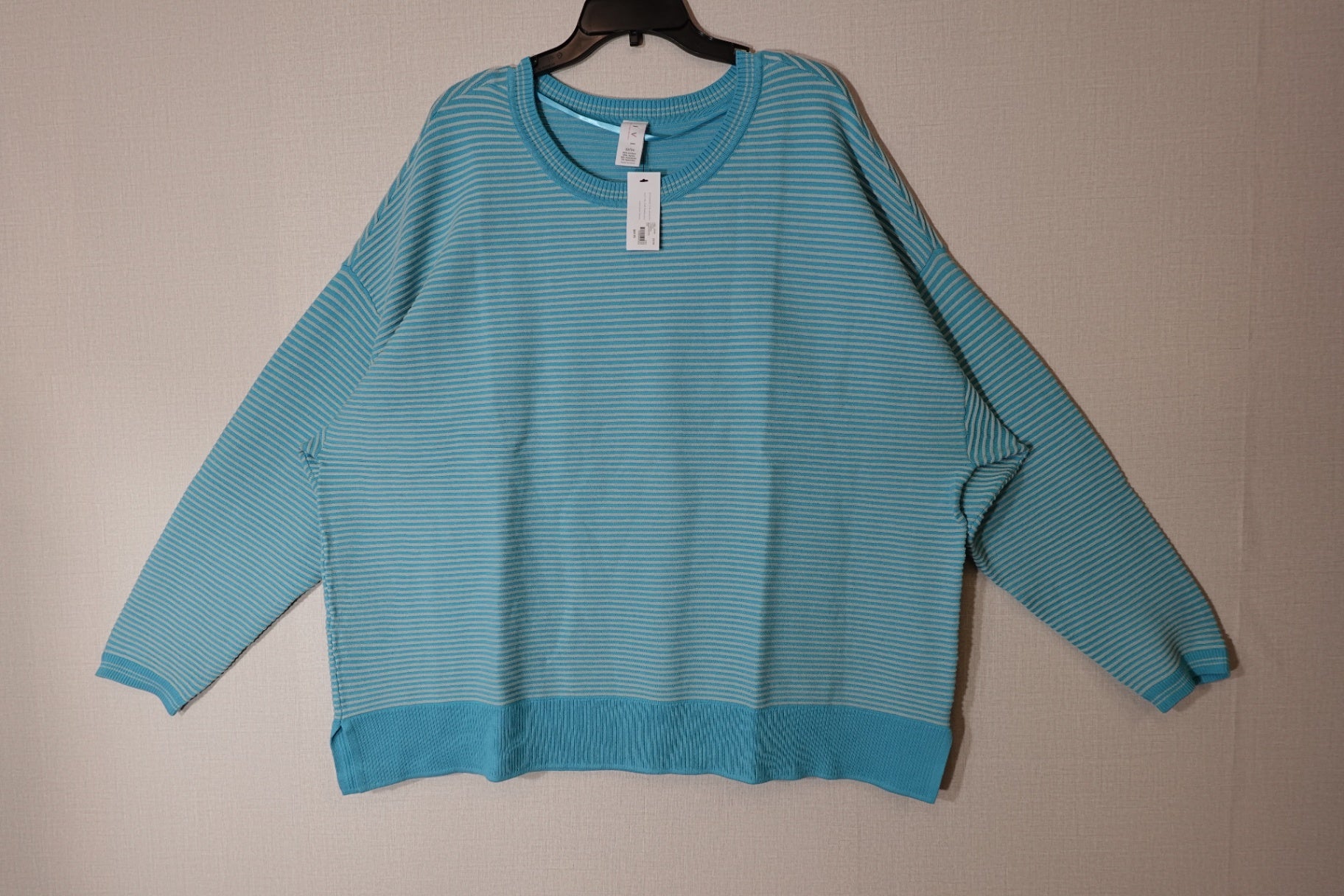 Livi, NWT Long Sleeves Top, 22/24