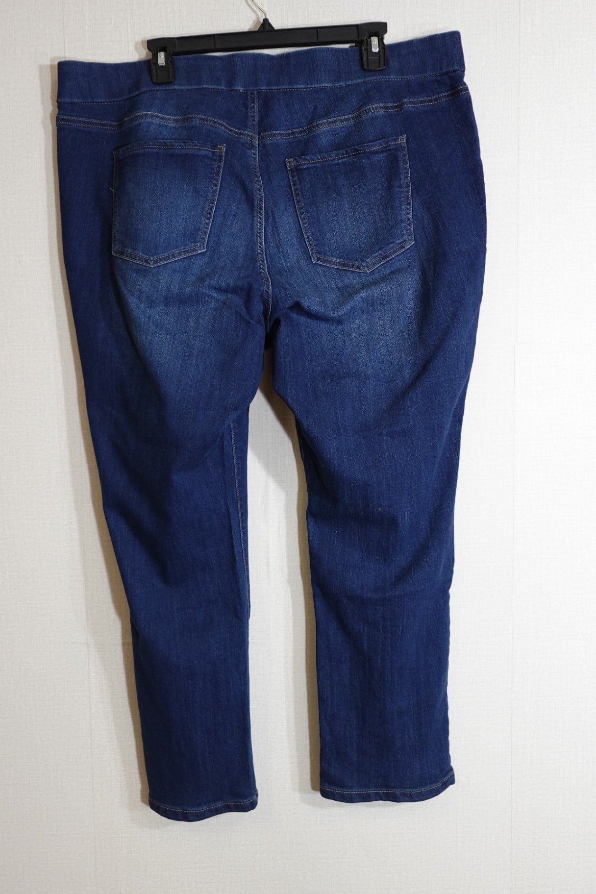 Kim Rogers, Jeans: Relaxed, 18WA