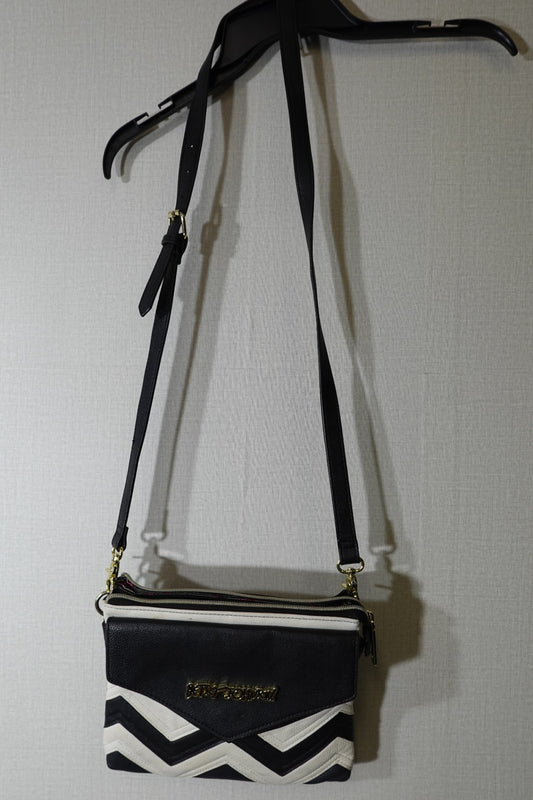 Betsy Johnson, PURSE/BAG, Meduim