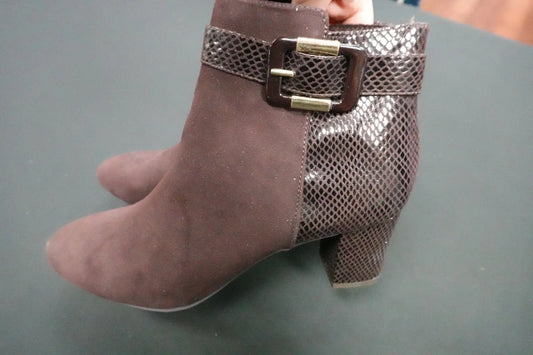 karen scott Ankle Boots, 11M Karen scott Ankle Boots More To Love Consignment