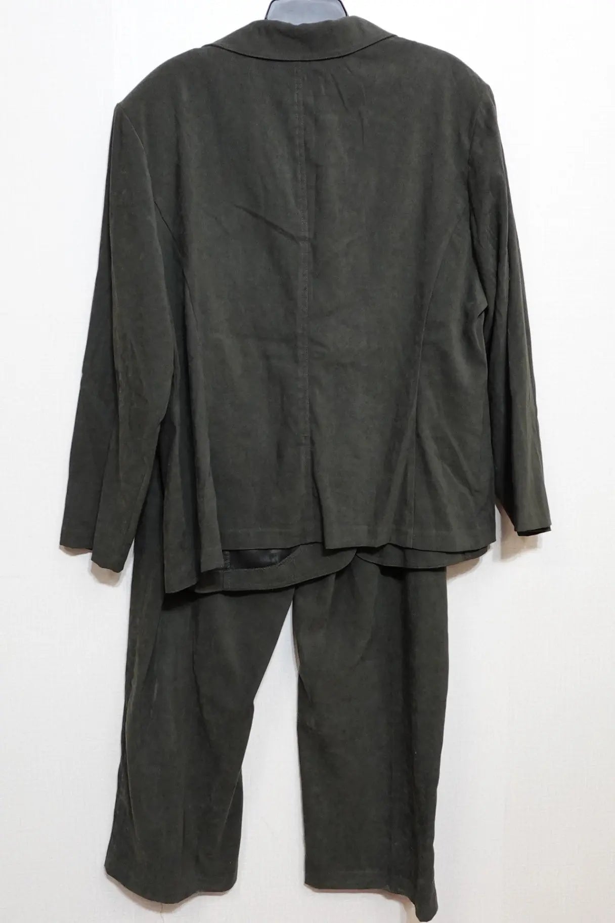 Dressbarn, Blazer & Pants Set, Size 24W Dressbarn Blazer & Pants Set More To Love Consignment