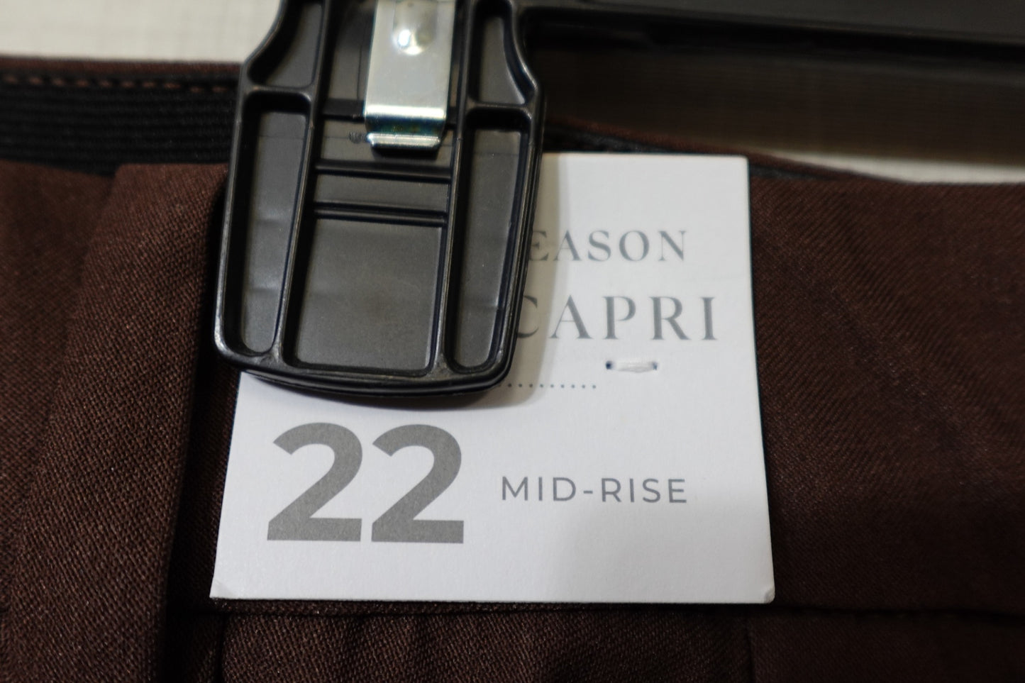 Lane Bryant, New Pants: Capri Mid-rise, Size 22