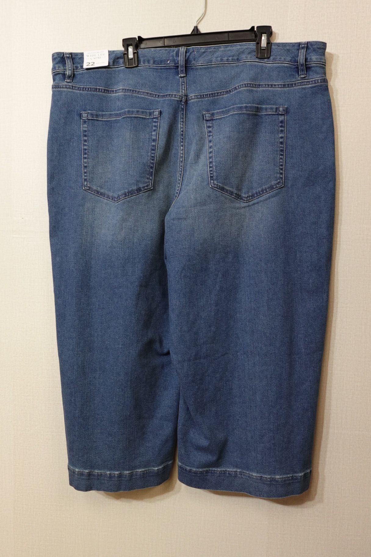 Lane Bryant, New Jeans Mid-Rise Wide Leg Capri, Size 22