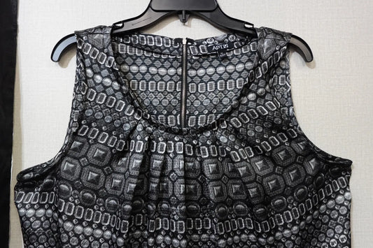 Apt. 9, Sleeveless Top w/ belt, Size Xl Apt. 9 Sleeveless Top More To Love Consignment