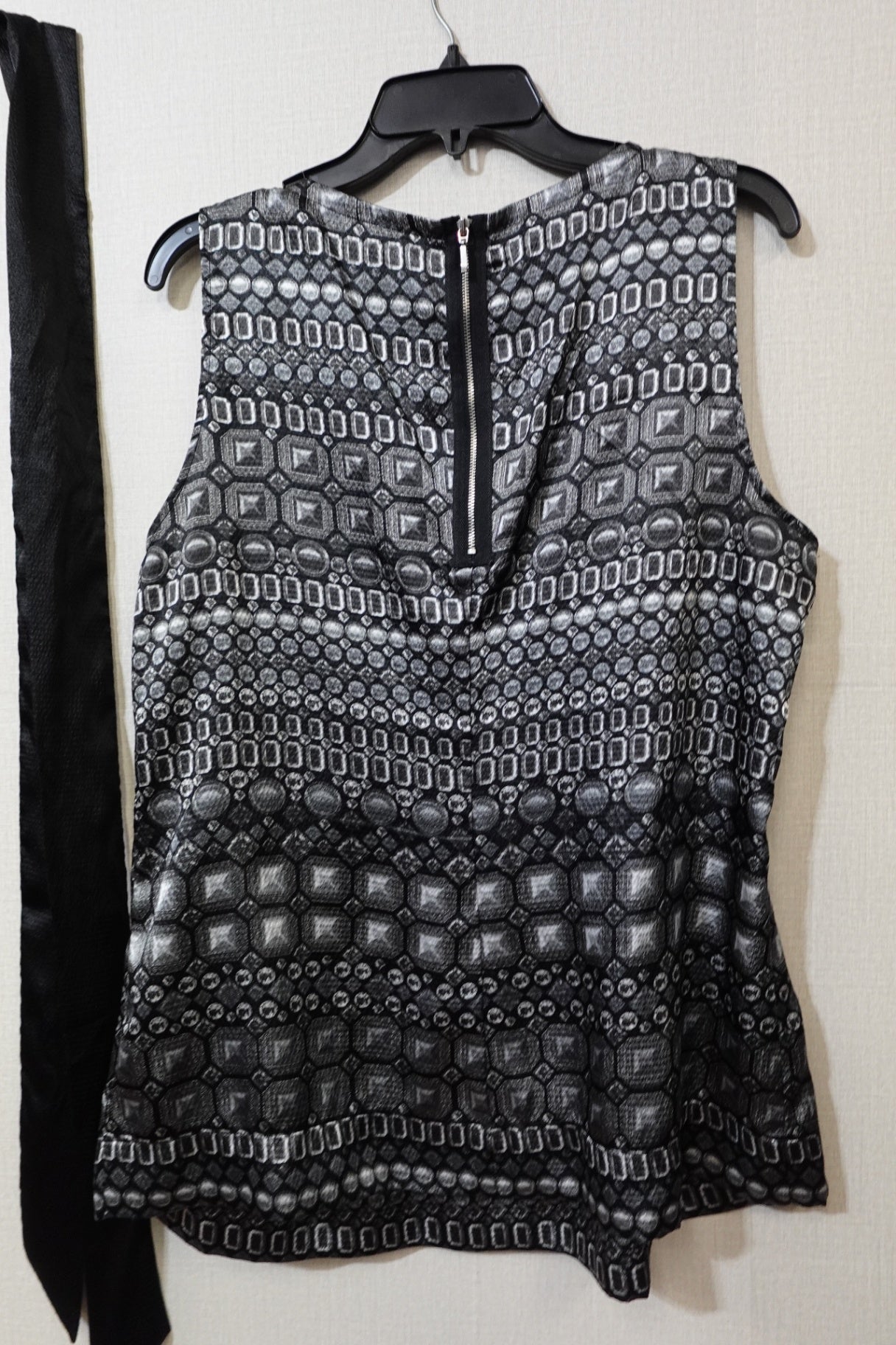 Apt. 9, Sleeveless Top w/ belt, Size Xl