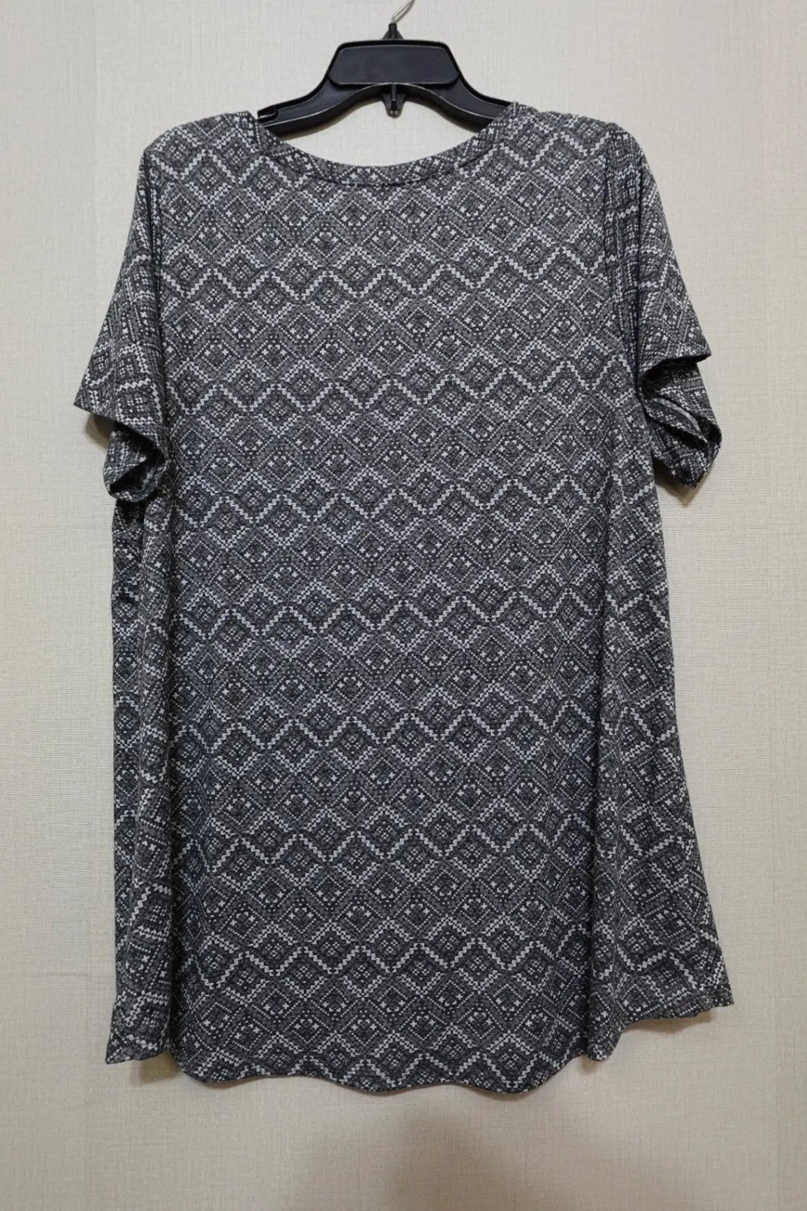 Lularoe, Shorts Sleeve top , Size XL Lularoe Shorts Sleeve top More To Love Consignment