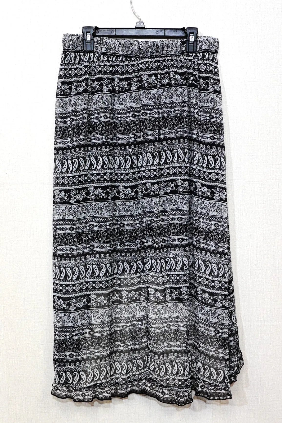 No Boundaries, High low Skirt, Size Large (Tag Juniors XL) No Boundaries High low Skirt More To Love Consignment