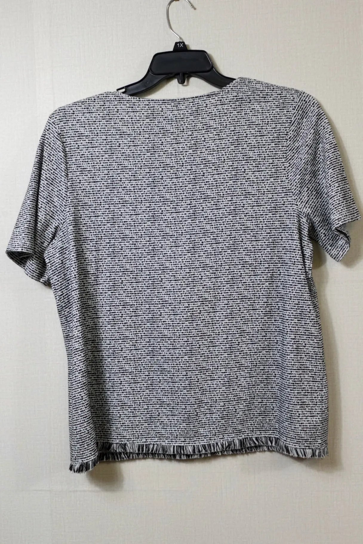 Chico's, T-Shirt Shorts Sleeve, Size 12/14 (Chico's 2) Chico's T-Shirt Shorts Sleeve More To Love Consignment
