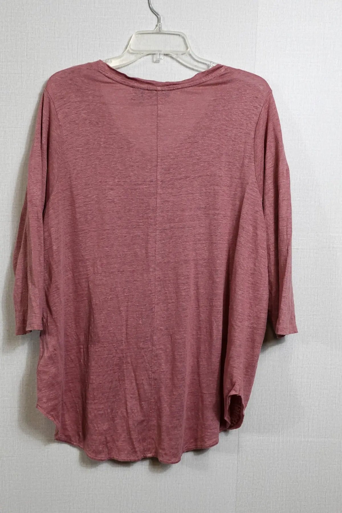 Tahari, 3/4 Sleeve Top, Size 1X Tahari 3/4 Sleeve Top More To Love Consignment