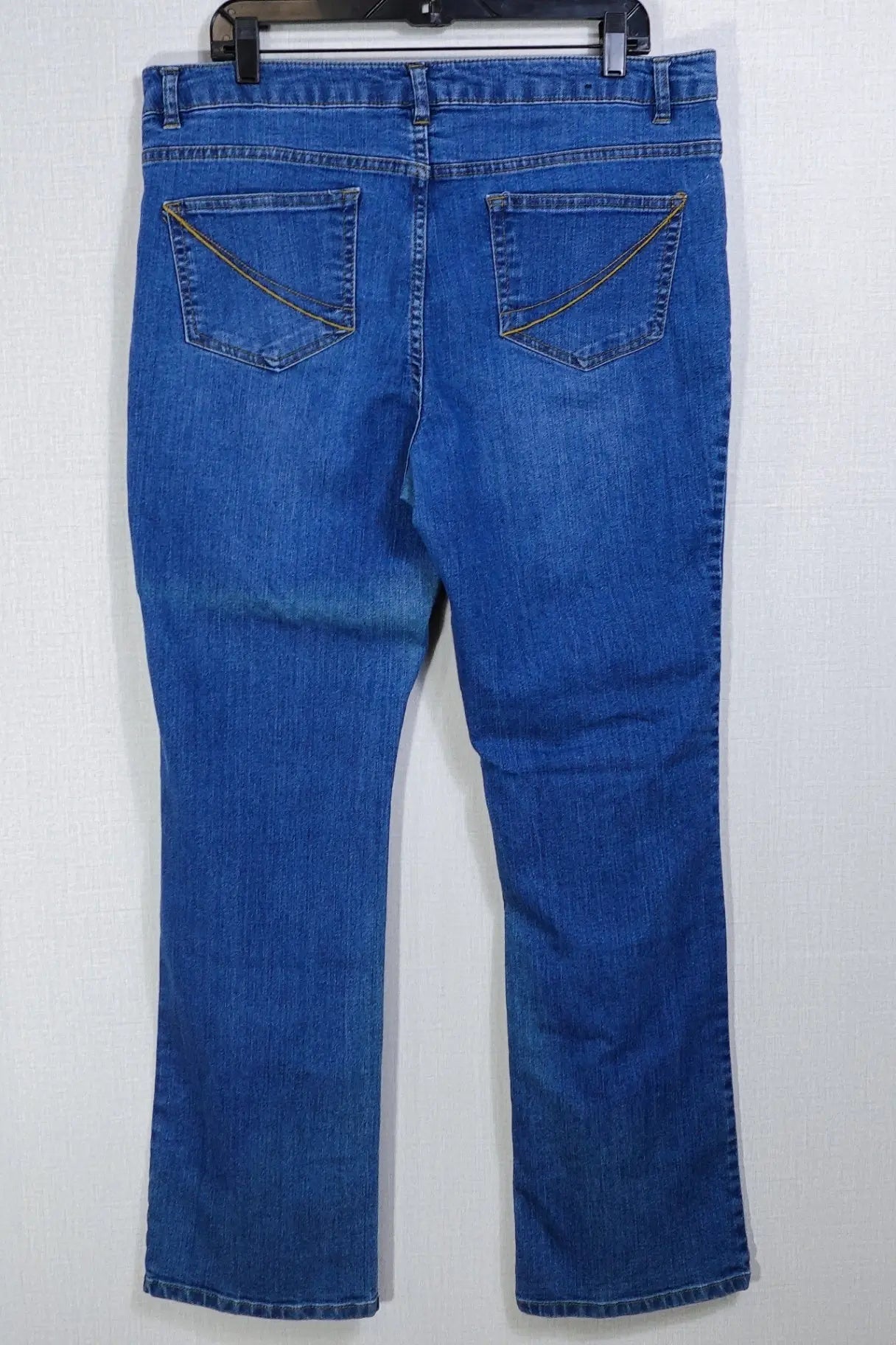Attention , Jeans bootcut Contemporary fit, Size 14 Attention Jeans bootcut Contemporary fit More To Love Consignment