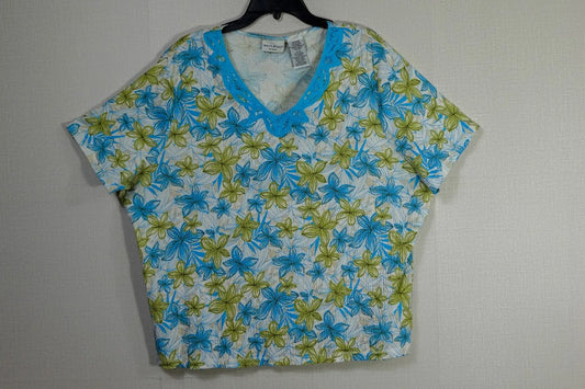 White Stag, Short Sleeve Top, Size 22W/24W White Stag Short Sleeve Top More To Love Consignment