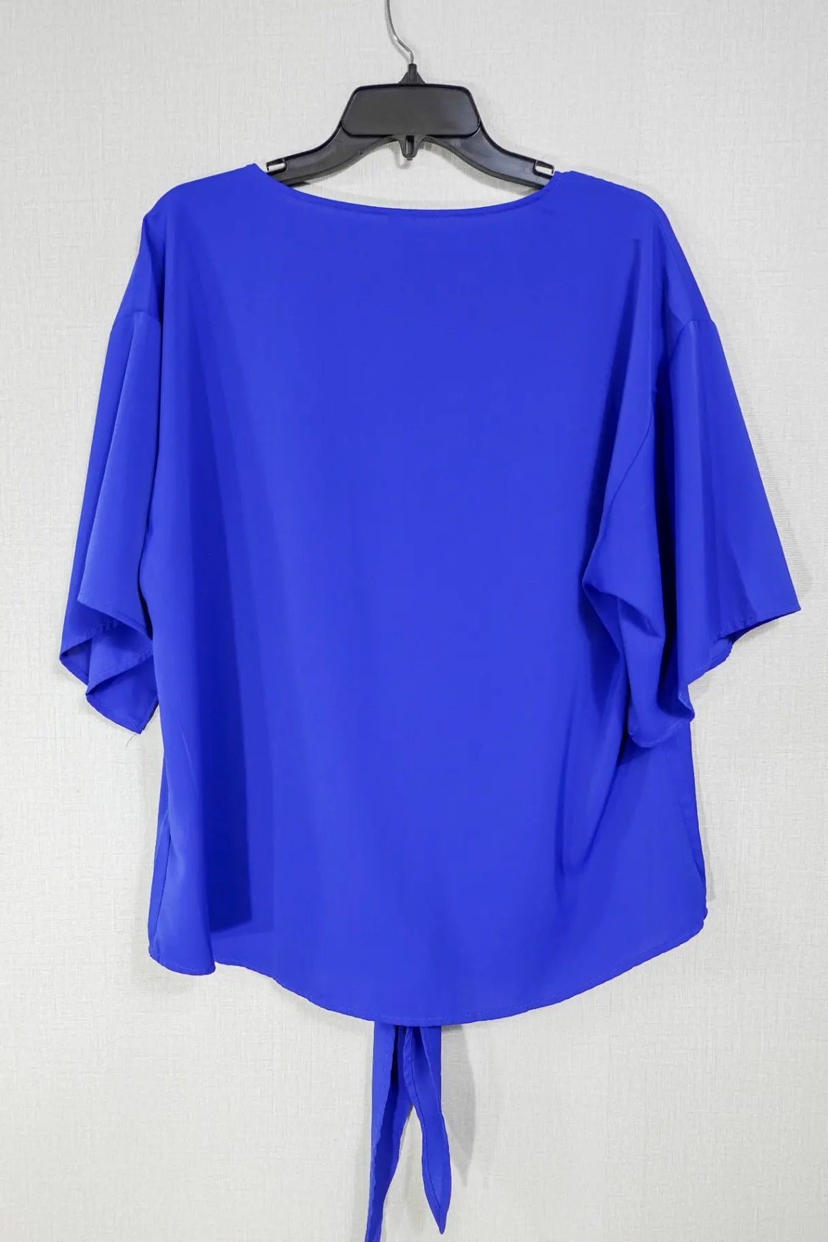 (No Label)- Some Small Signs Of wear, Short Sleeves Top, XL (No Label)- Some Small Signs Of wear Short Sleeves Top More To Love Consignment