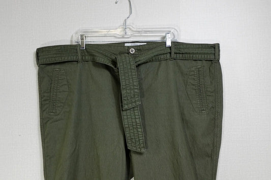 Torrid, Cropped Pants (Small bleach stain on waist band), 22 Torrid Cropped Pants (Small bleach stain on waist band) More To Love Consignment
