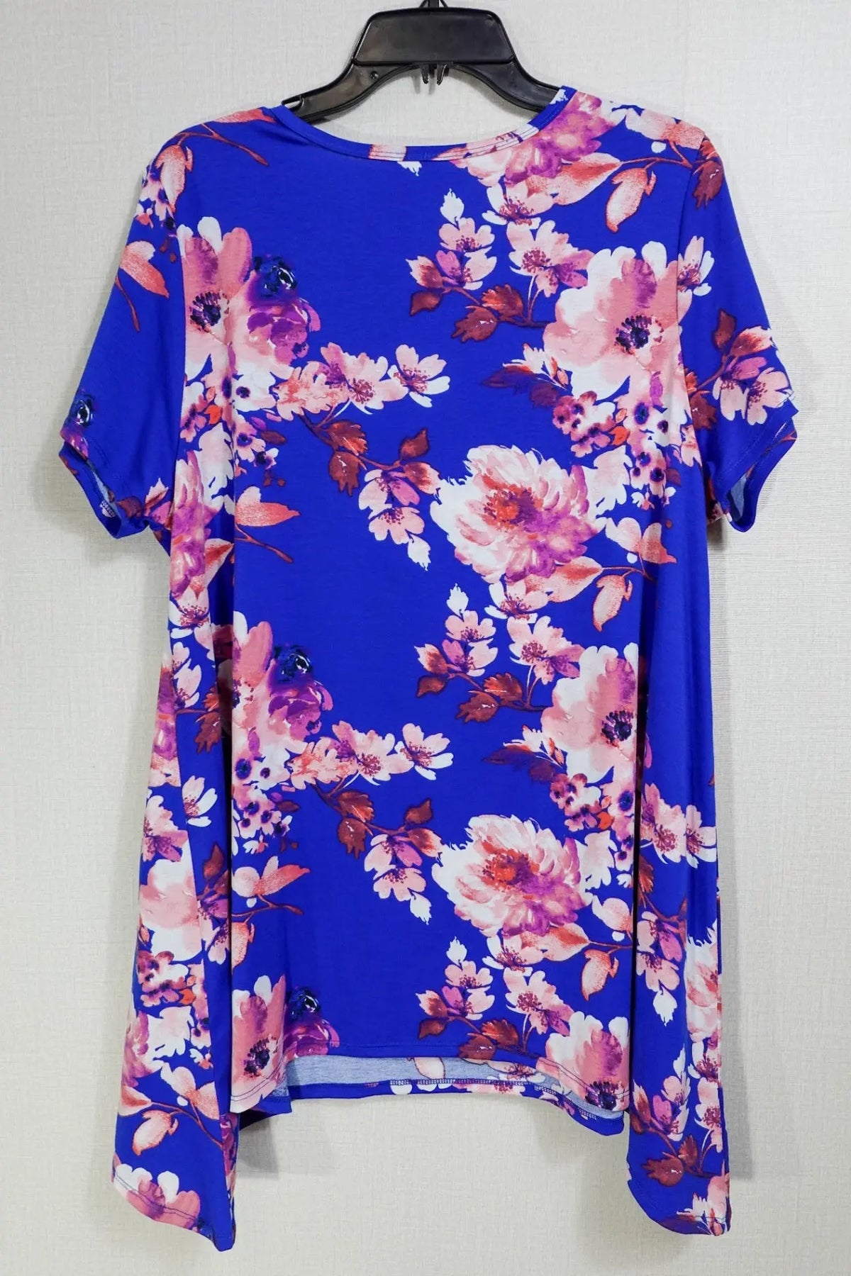 LuLaRoe, Short Sleeved Top, 2XL LuLaRoe Short Sleeved Top More To Love Consignment
