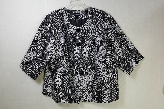 Maggie Barnes, Light Jacket, 22/24W Maggie Barnes Light Jacket More To Love Consignment