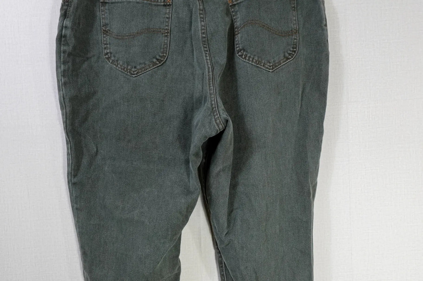 Lee, Jeans Straight Leg , 2X (42in waist) Lee Jeans Straight Leg More To Love Consignment