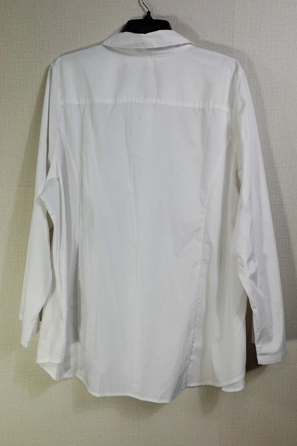 D&CO, Long Sleeves Top- Button Down, 3X D&CO Long Sleeves Top- Button Down More To Love Consignment
