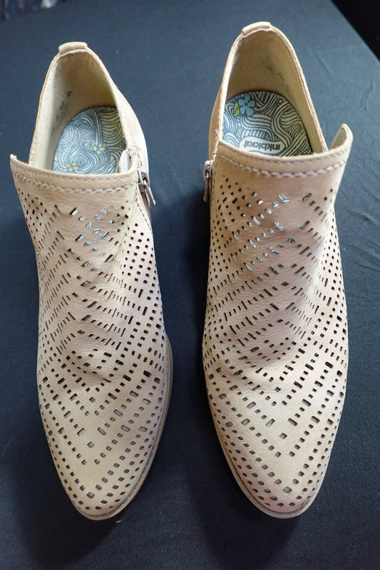 Naturalizer, Heeled Ankle Shoes, 9.5 Naturalizer Heeled Ankle Shoes More To Love Consignment
