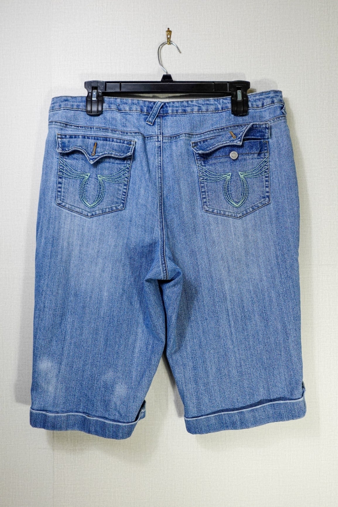 Duck Head, Cropped jeans, 22W Duck Head Cropped jeans More To Love Consignment