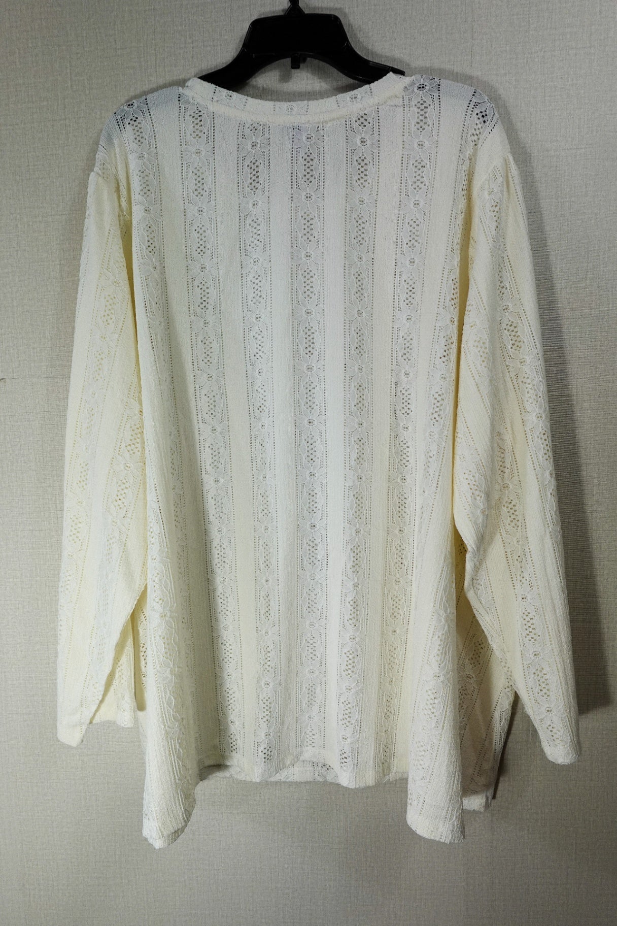 Logo Layers, Long Sleeves Top, 4X Cato Long Sleeves Top More To Love Consignment