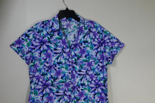(No Label), Short Sleeved Top, 12/14 (No Label) Short Sleeved Top More To Love Consignment