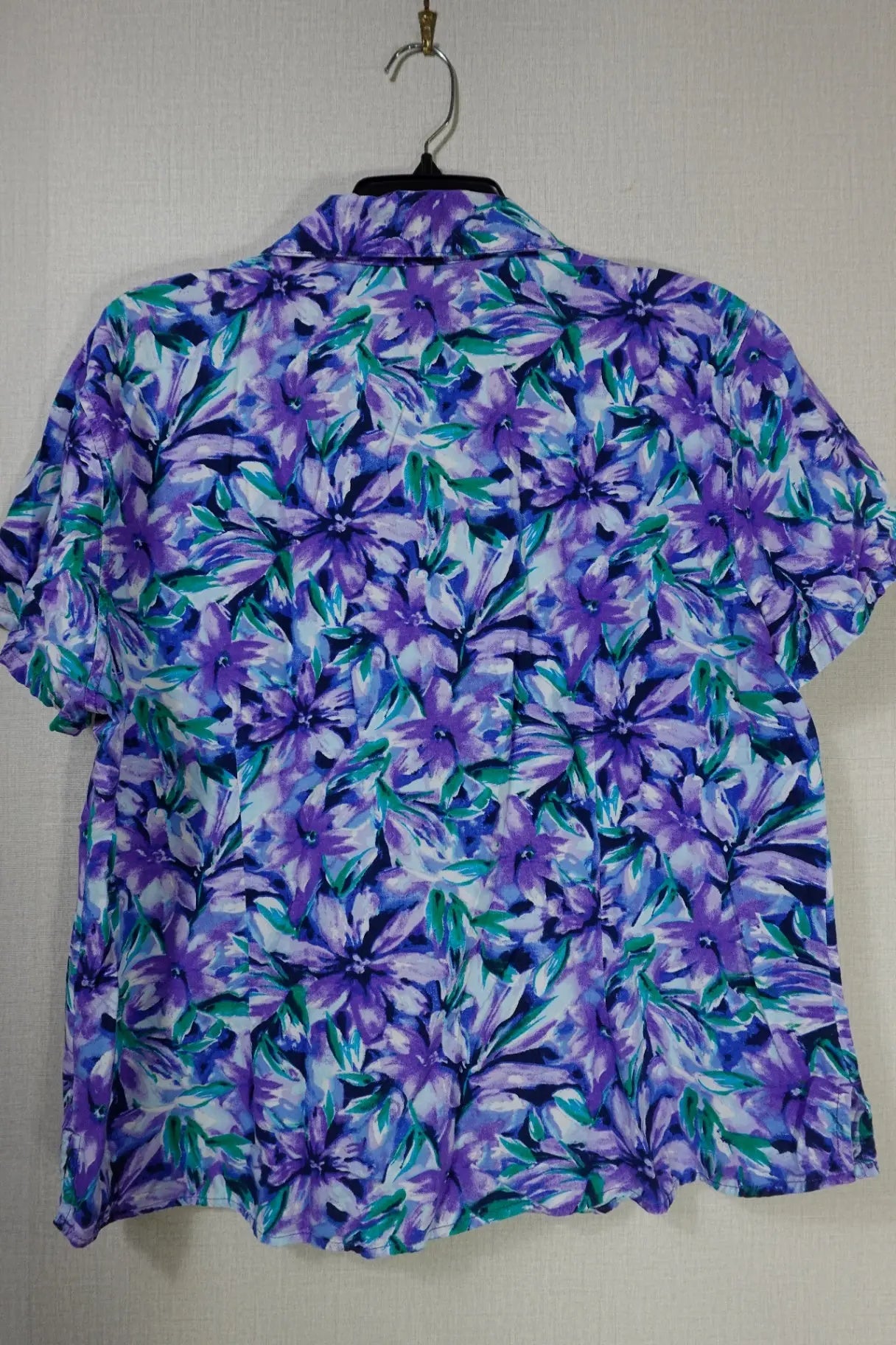 (No Label), Short Sleeved Top, 12/14 (No Label) Short Sleeved Top More To Love Consignment