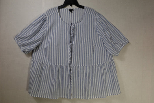 Torrid, Short Sleeved Top, 2X Torrid Short Sleeved Top More To Love Consignment