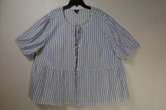 Torrid, Short Sleeved Top, 2X Torrid Short Sleeved Top More To Love Consignment