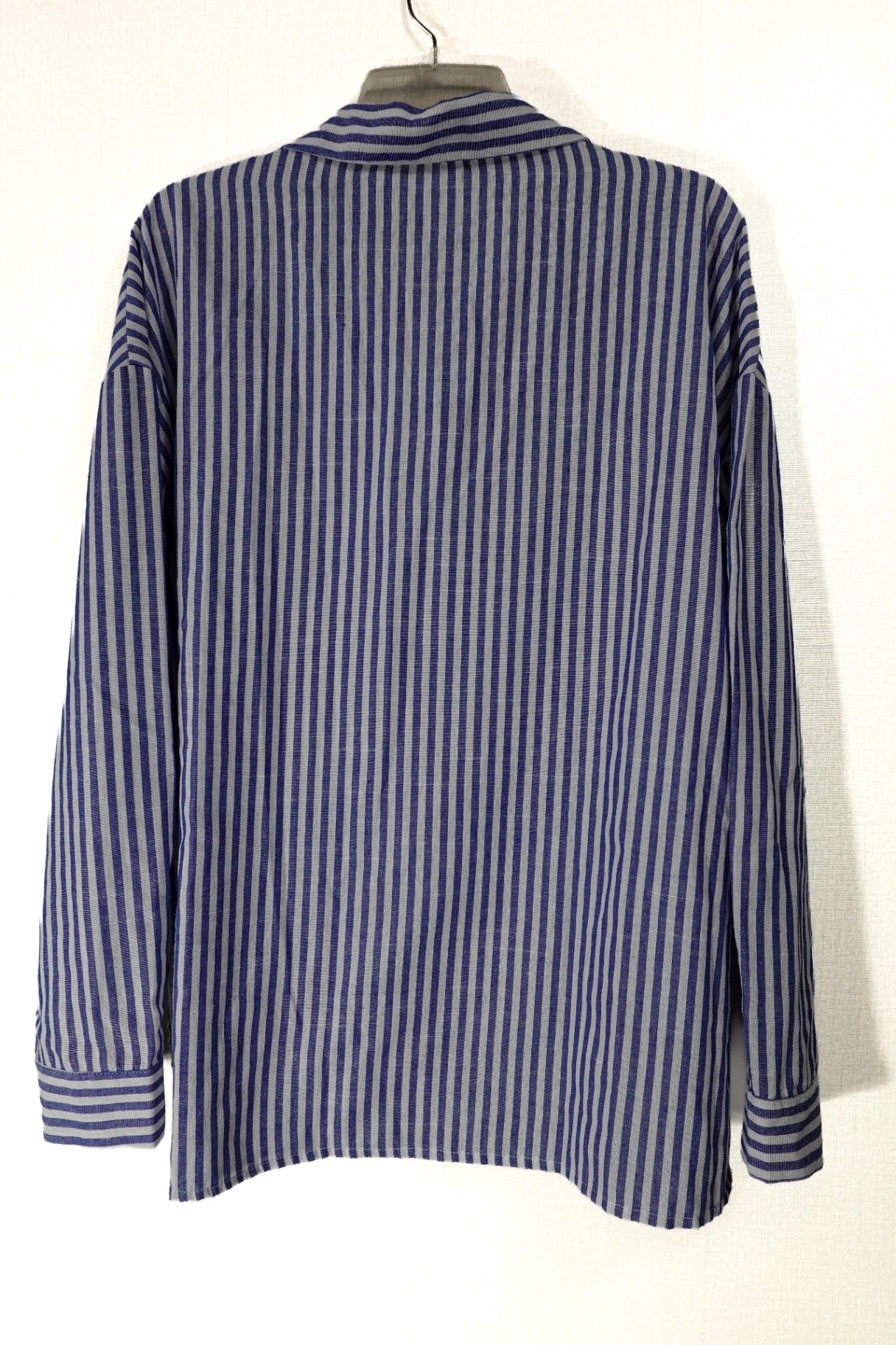 (No Label), Long Sleeves Top- Button Down, XL (No Label) Long Sleeves Top- Button Down More To Love Consignment